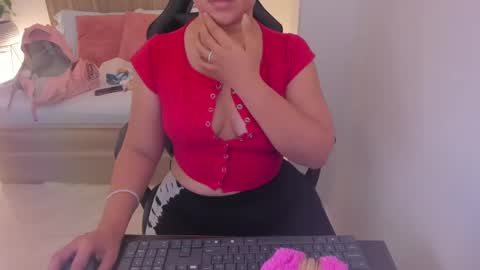 Iza online show from 01/22/25, 02:26