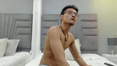 Snapshot of izato chatting on 02/24/25, 02:26 izato online show from 02/24/25, 02:26