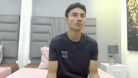 Snapshot of izato chatting on 03/04/25, 11:08 izato online show from 03/04/25, 11:08