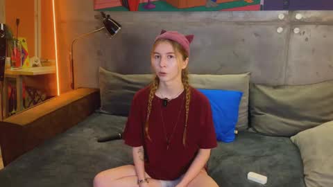 izi online show from 10/06/25, 04:59