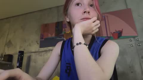 izi online show from 08/02/26, 04:27