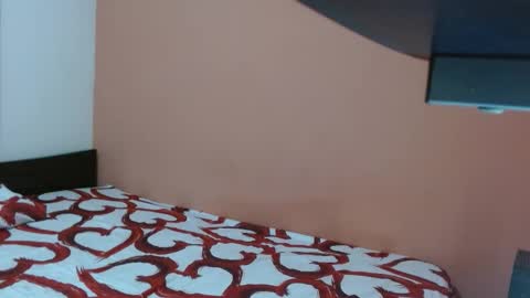 Izzyy online show from 12/02/25, 10:27