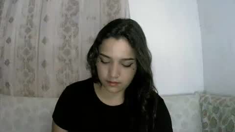 izzy_32 online show from 02/10/26, 06:39