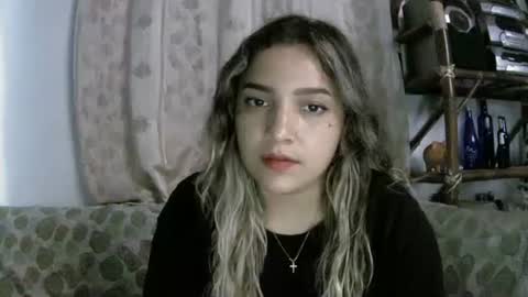 izzy_32 online show from 04/06/26, 07:09