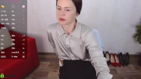 Snapshot of izzy_cam chatting on 11/06/25, 05:30 Queen of nylon Victoria online show from 11/06/25, 05:30