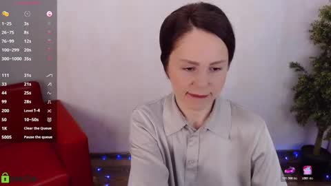 Snapshot of izzy_cam chatting on 02/09/26, 05:33 Queen of nylon Victoria online show from 02/09/26, 05:33