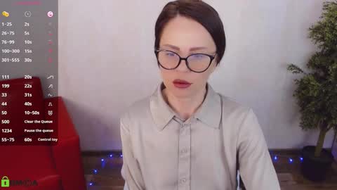 Snapshot of izzy_cam chatting on 02/19/26, 05:03 Queen of nylon Victoria online show from 02/19/26, 05:03