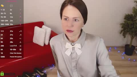 Snapshot of izzy_cam chatting on 03/04/26, 05:35 Queen of nylon Victoria online show from 03/04/26, 05:35