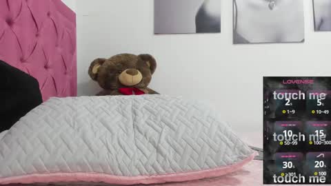 Izzy online show from 03/01/25, 04:11