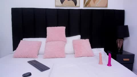 Snapshot of izzy_moon7 chatting on 06/07/26, 11:14 Izzy moon online show from 06/07/26, 11:14
