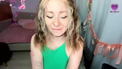 Snapshot of izzyholly chatting on 06/14/26, 04:09 K A T E I have great pvt hot shows with dildos shows in pantyhose I love to squirt fabulously online show from 06/14/26, 04:09