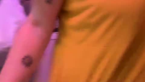 Snapshot of izzyishottttt chatting on 10/29/25, 10:17 izzyishottttt online show from 10/29/25, 10:17