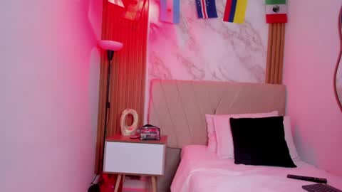 j_belle_ online show from 07/11/26, 10:22