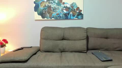 Calix  Independient model Insta and twt Calixsnake online show from 10/11/25, 12:32