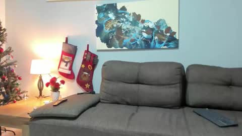 Calix  Independient model Insta and twt Calixsnake online show from 11/24/25, 11:37