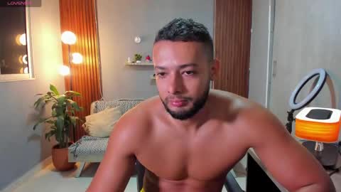 Calix  Independient model Insta and twt Calixsnake online show from 04/22/26, 12:35