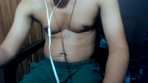 Snapshot of j_castello chatting on 07/11/26, 05:43 J online show from 07/11/26, 05:43