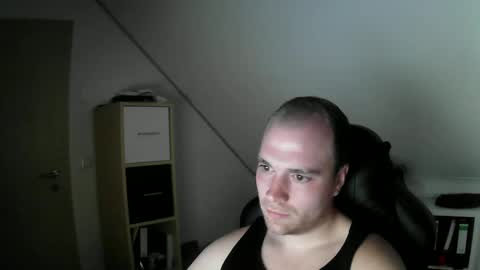 here4y online show from 11/25/25, 09:15