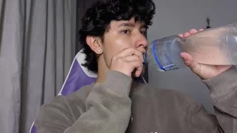 Noah online show from 11/24/25, 01:44