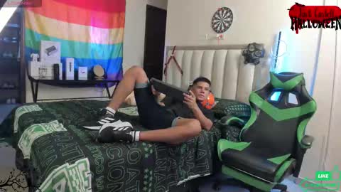 Snapshot of jack_castell chatting on 09/15/25, 11:32 JACK CASTELL online show from 09/15/25, 11:32