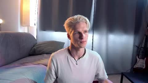 Snapshot of jack_frozt chatting on 07/23/26, 10:02 brestonsweet online show from 07/23/26, 10:02