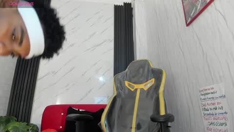 Snapshot of jack_muscles69_ chatting on 01/30/25, 10:19 Jack online show from 01/30/25, 10:19