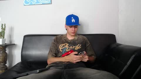 INDEPENDENT MODEL online show from 01/01/25, 09:09