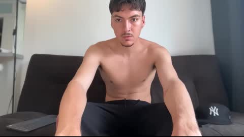 INDEPENDENT MODEL online show from 01/05/26, 05:27