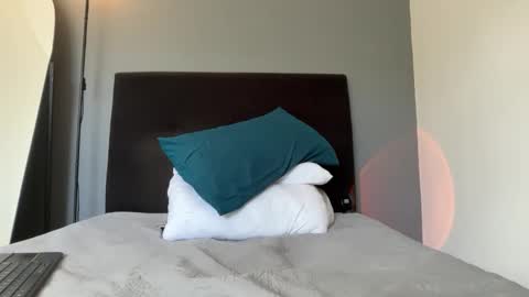 INDEPENDENT MODEL online show from 03/14/26, 05:51