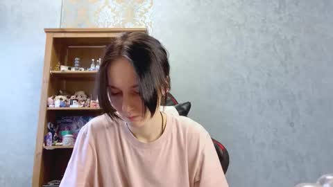 Alice online show from 11/26/25, 06:14