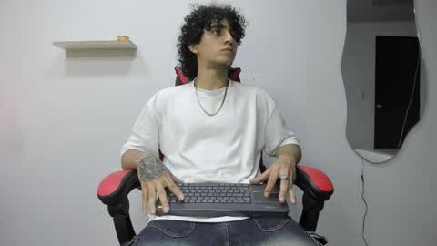 Snapshot of jackestaylor chatting on 11/04/25, 04:11 Jackes Taylor online show from 11/04/25, 04:11