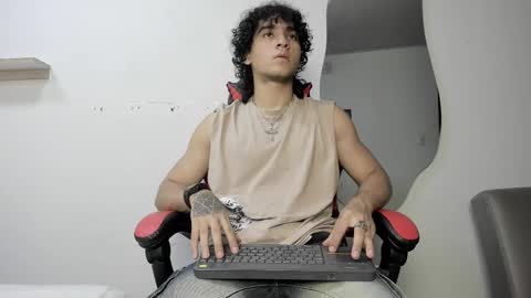 Snapshot of jackestaylor chatting on 11/23/25, 05:07 Jackes Taylor online show from 11/23/25, 05:07