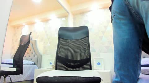 Snapshot of jacksonmuller_ chatting on 12/12/24, 11:40 Jackson online show from 12/12/24, 11:40