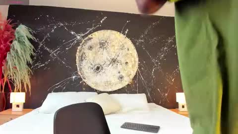 Snapshot of jacksonmuller_ chatting on 12/15/25, 01:04 Jackson online show from 12/15/25, 01:04