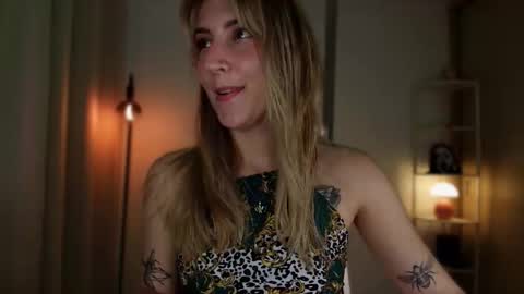 Snapshot of jacky_croft chatting on 03/01/26, 01:29 Linda Sofia help me get to 100 thumbs up online show from 03/01/26, 01:29