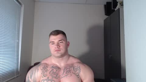 Snapshot of jackyhuge chatting on 01/28/25, 12:32 Jacky online show from 01/28/25, 12:32