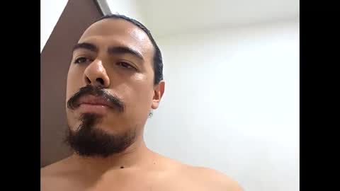 Snapshot of jacm666 chatting on 11/21/25, 02:21 jacm666 online show from 11/21/25, 02:21