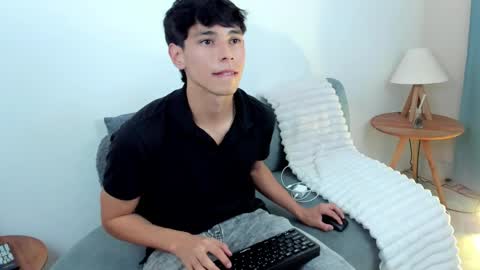 Snapshot of jacob_colliins chatting on 06/01/26, 03:52 jacob_colliins online show from 06/01/26, 03:52