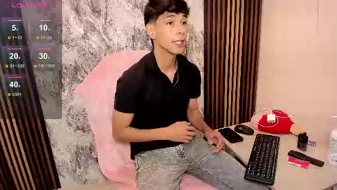 Snapshot of jacob_colliins chatting on 06/14/26, 10:12 jacob_colliins online show from 06/14/26, 10:12