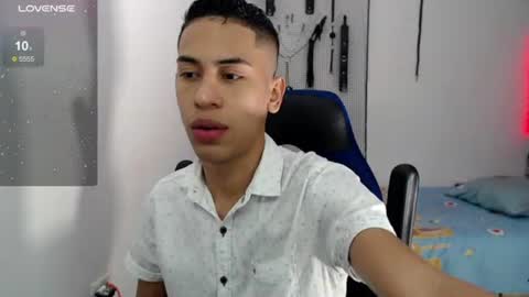 Snapshot of jacob_wolf_xxx chatting on 09/21/25, 04:25 jacob online show from 09/21/25, 04:25