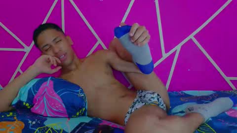 Snapshot of jacob_wolf_xxx chatting on 12/03/25, 12:18 jacob online show from 12/03/25, 12:18