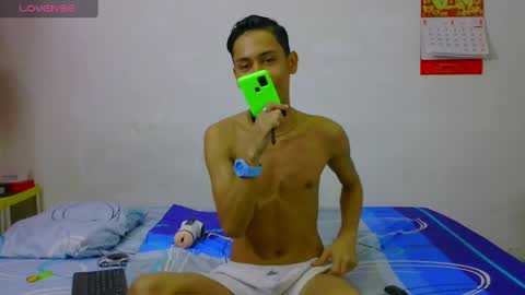 Snapshot of jacob_wolf_xxx chatting on 04/06/26, 02:20 jacob online show from 04/06/26, 02:20