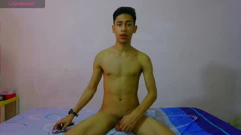 Snapshot of jacob_wolf_xxx chatting on 04/08/26, 12:32 jacob online show from 04/08/26, 12:32