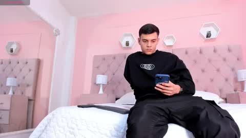 Snapshot of jacobrobeerts chatting on 02/17/25, 04:42 Jacob online show from 02/17/25, 04:42