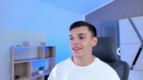 Snapshot of jacobrobeerts chatting on 11/17/25, 08:25 Jacob online show from 11/17/25, 08:25