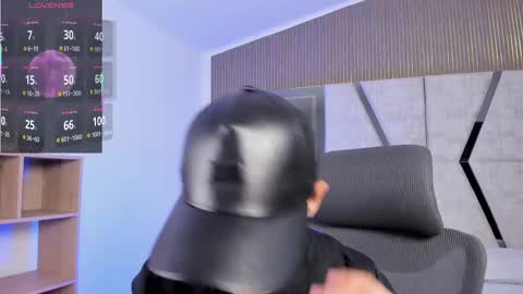 Snapshot of jacobrobeerts chatting on 11/19/25, 09:15 Jacob online show from 11/19/25, 09:15