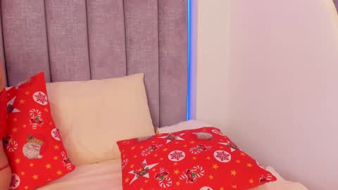 Snapshot of jacobss_gh chatting on 12/20/24, 02:41 JACOBSS online show from 12/20/24, 02:41