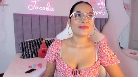 Snapshot of jacobss_gh chatting on 09/15/25, 08:42 JACOBSS online show from 09/15/25, 08:42