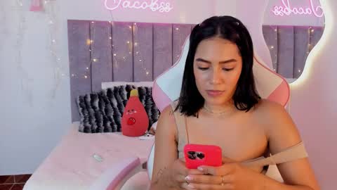 Snapshot of jacobss_gh chatting on 11/25/25, 01:27 JACOBSS online show from 11/25/25, 01:27