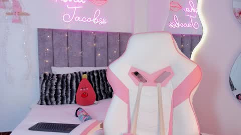 Snapshot of jacobss_gh chatting on 11/26/25, 09:05 JACOBSS online show from 11/26/25, 09:05